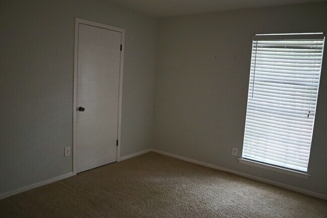 Building Photo - 12912 Powderhorn St