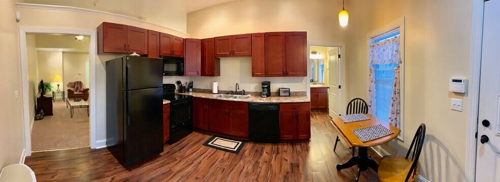 Building Photo - 107 Trescott Ln