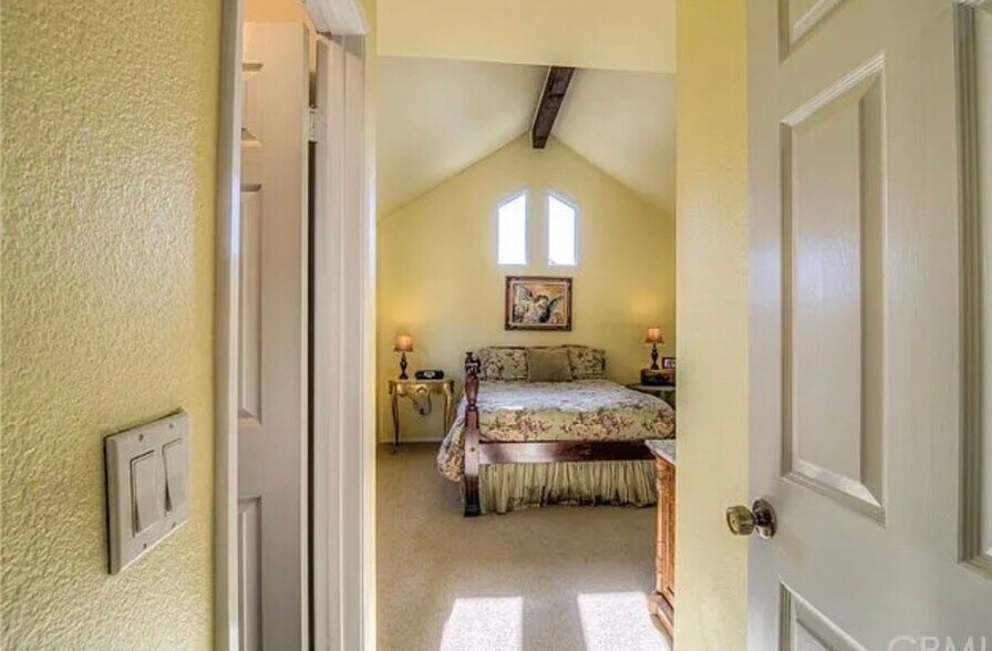 Building Photo - 2165 Canyon Dr