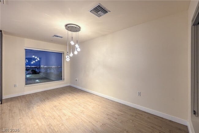 Building Photo - 8925 W Flamingo Rd