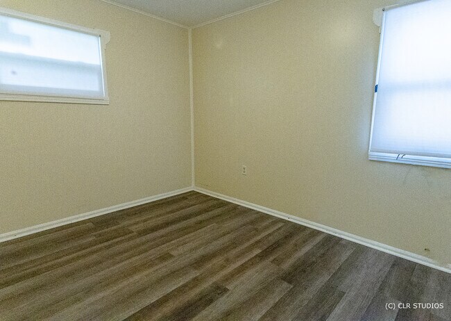 Building Photo - 394 W 15th St