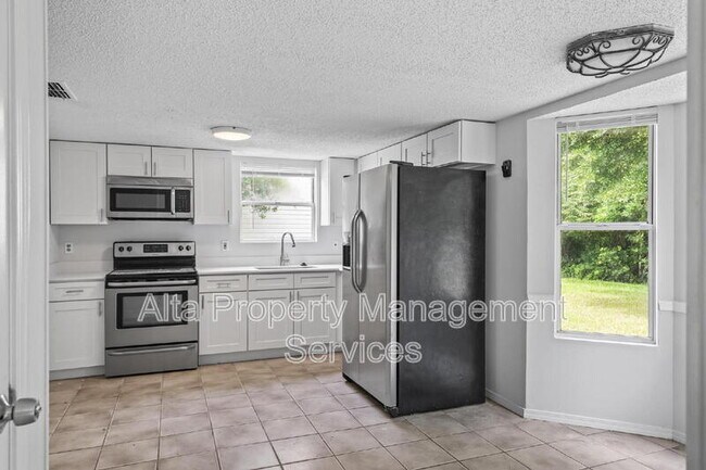 Building Photo - 517 Tuxedo Ct