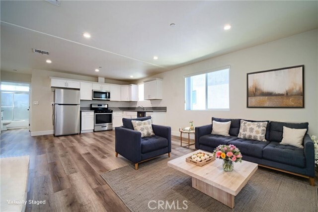 Building Photo - 1427 S New Hampshire Ave