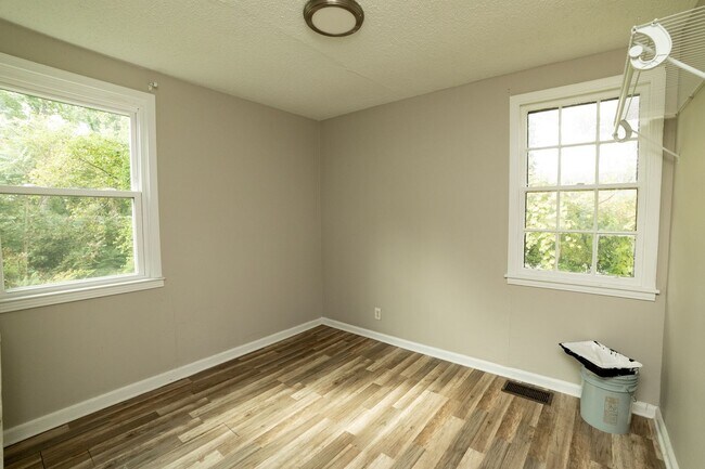 Building Photo - Charming 4BR/2BA Home in South Nashville – Great Location!