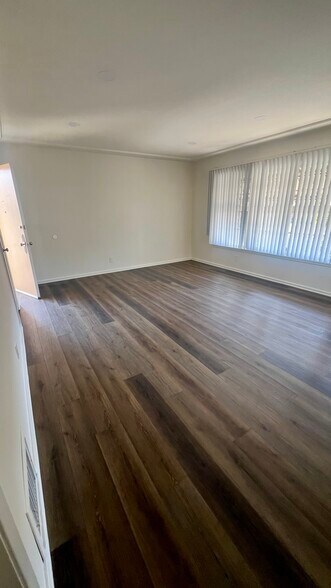 Building Photo - 808 Alandele Ave