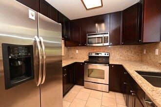 Building Photo - $3,625 / 3BR - GORGEOUS TOWNHOME IN CENTRAL NEWARK