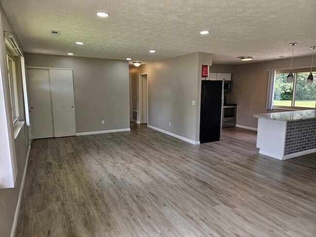 Building Photo - 7779 Cedar Wood Cir