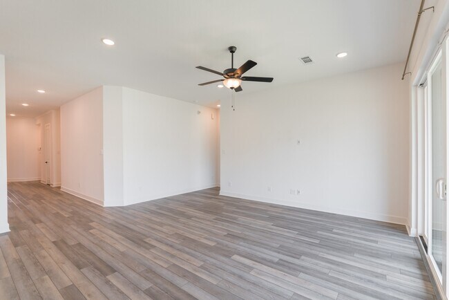 Building Photo - 972 Terlingua Creek Dr
