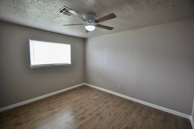 Building Photo - 6822 La Puente Dr