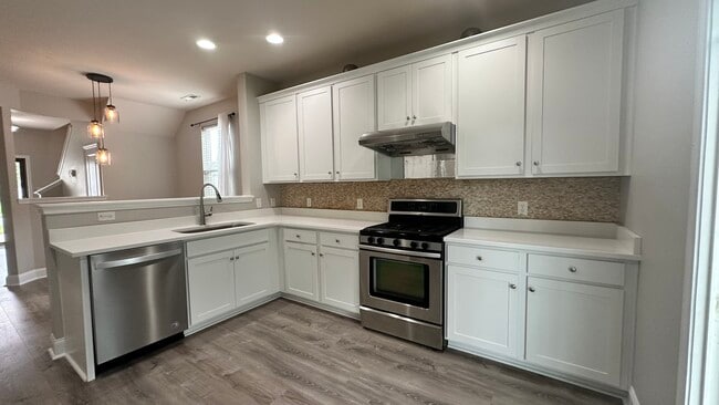 Building Photo - 4826 Hawkins Dr