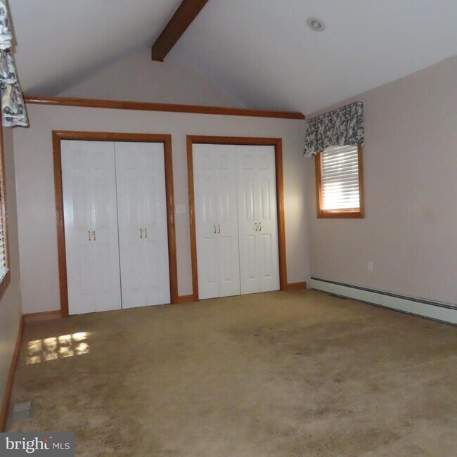 Building Photo - 14109 Buchanan Trail W