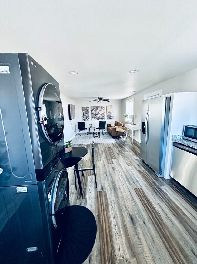 Building Photo - 403 Cedar Lane Rd