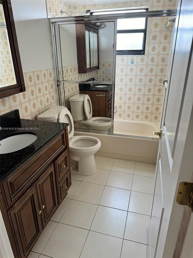 Building Photo - 9110 SW 9th Terrace