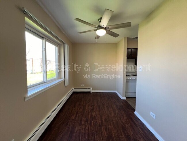 Building Photo - 838 College Blvd