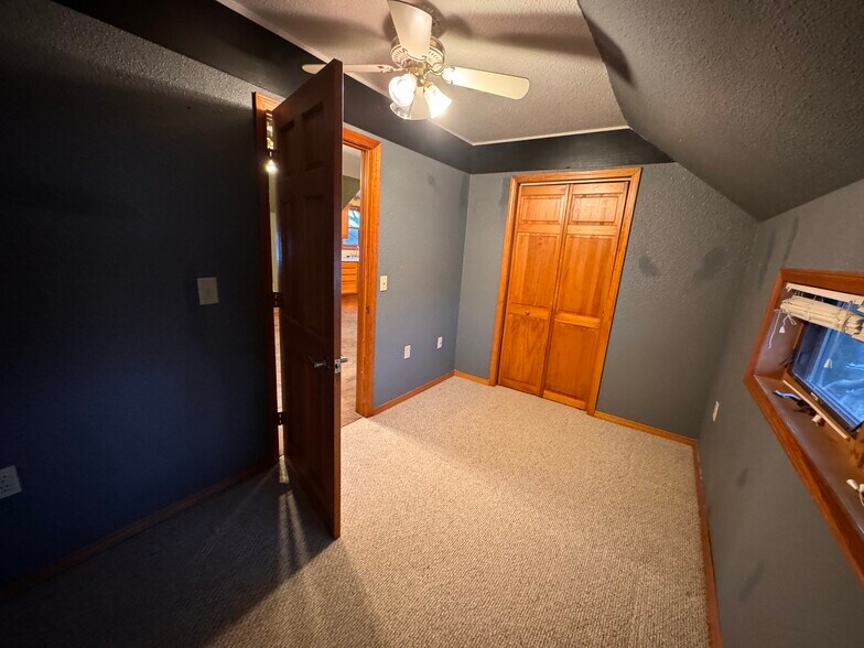 Building Photo - 1216 S 21st St