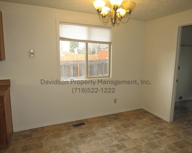 Building Photo - Beautiful 3-Bedroom House in Eastern Color...