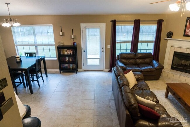 Building Photo - 5341 English Oak Dr