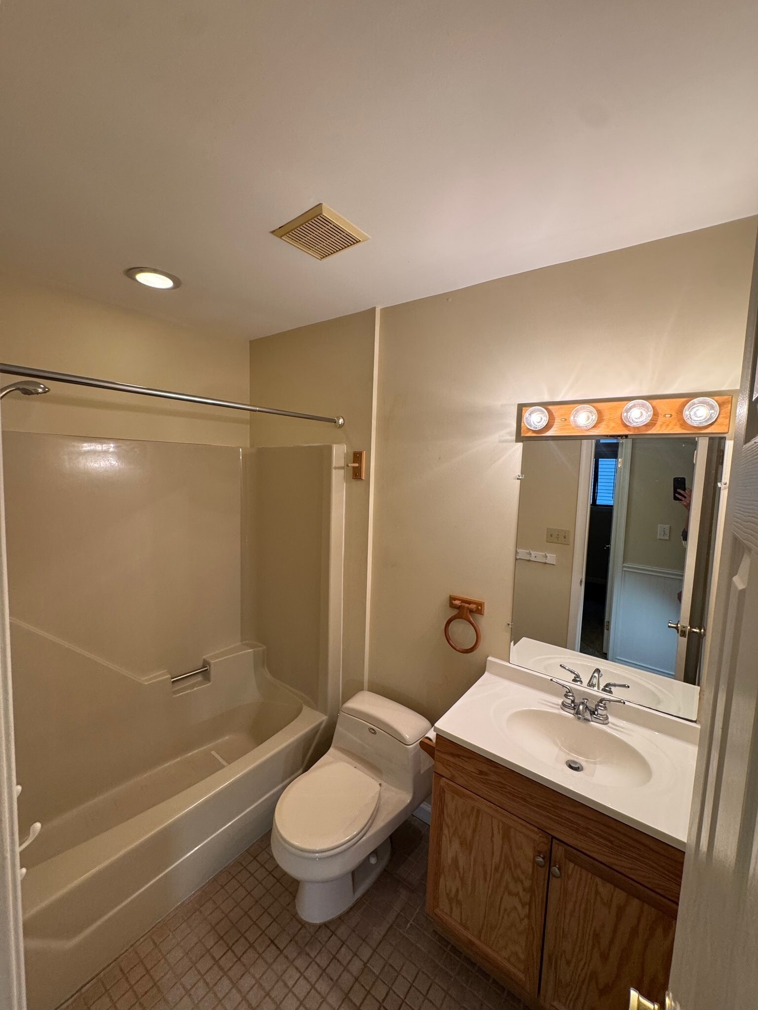 Building Photo - 40 Sundial Cir