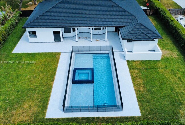 Building Photo - 19880 SW 134th Ave