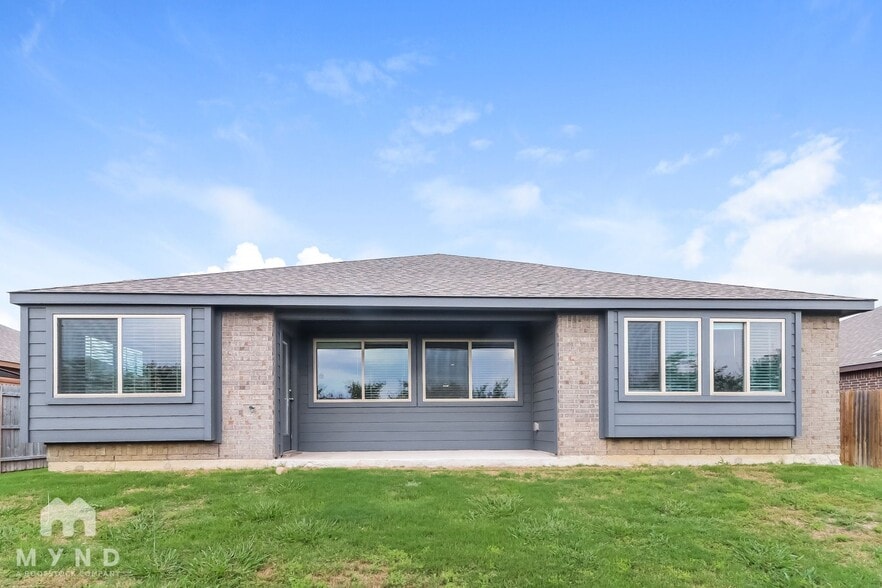 Building Photo - 12325 Treeline Dr