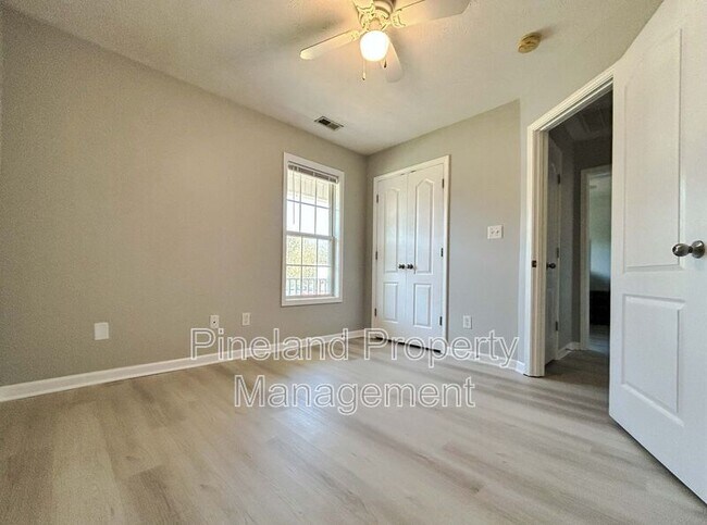 Building Photo - 341 Kingdom Estate Dr