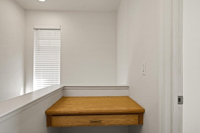 Building Photo - 2023 Northfield Dr