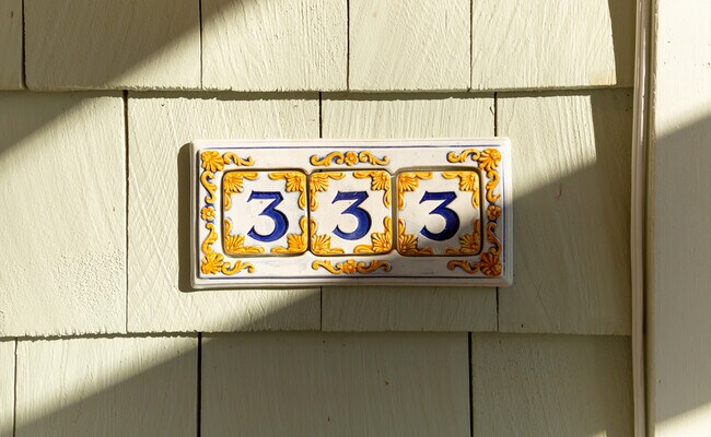 Building Photo - 333 Mathews Ave NE