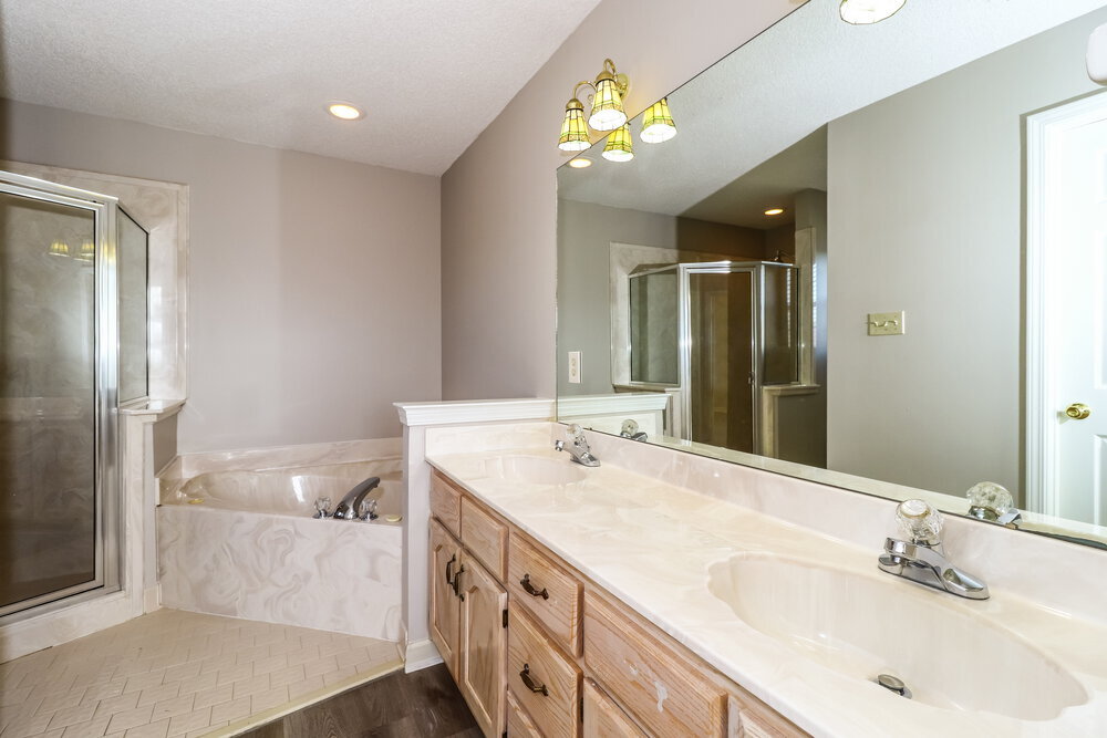 Building Photo - 784 Breeze Way
