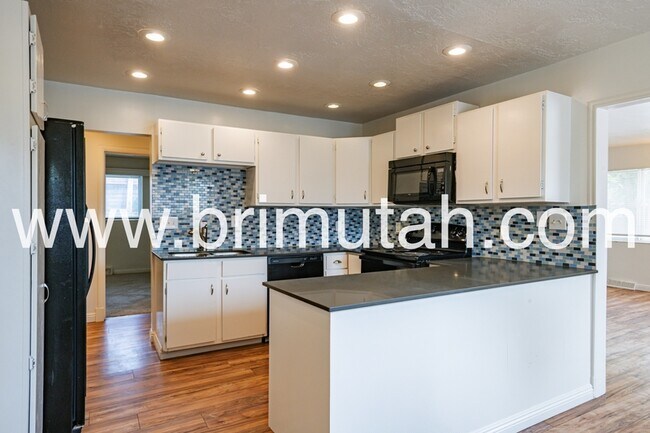 Building Photo - 3738 S 700 E