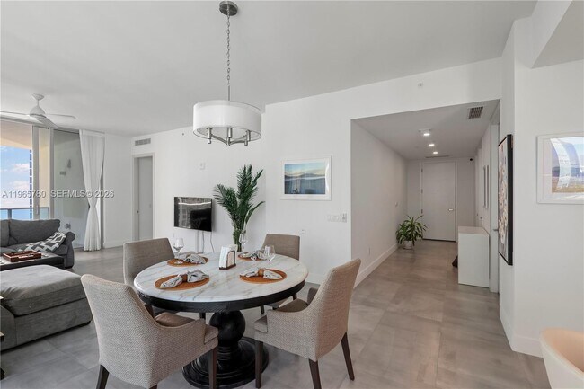 Building Photo - 17550 Collins Ave