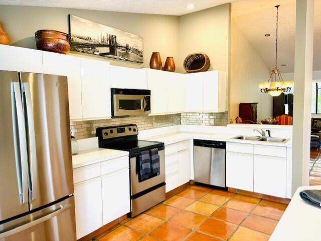 Building Photo - 22663 Meridiana Dr