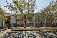 Building Photo - 6910 Hart Ln