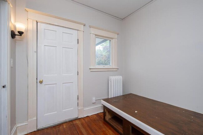 Building Photo - 433 Hamilton St