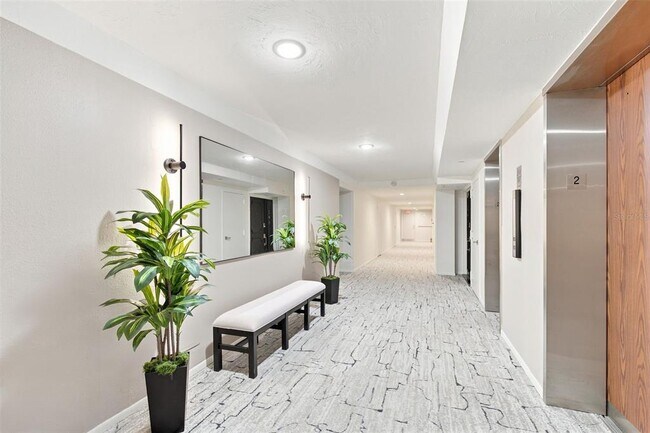 Building Photo - 707 S Gulfstream Ave