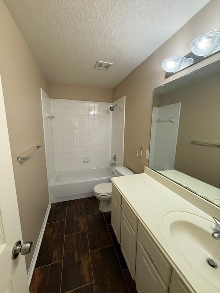 Building Photo - 906 Taylor Ridge Dr