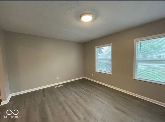 Building Photo - 2926 Eagledale Dr