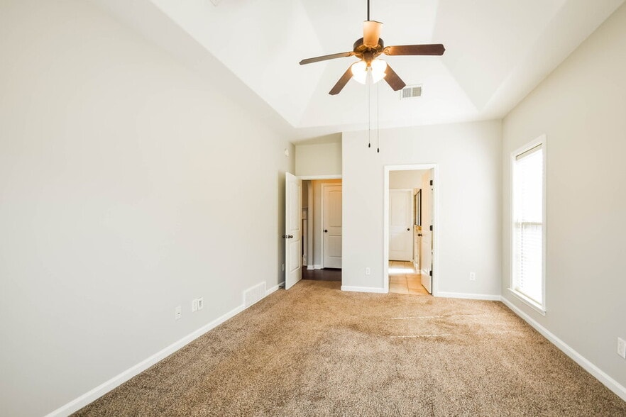 Building Photo - 6219 Arlington Ln