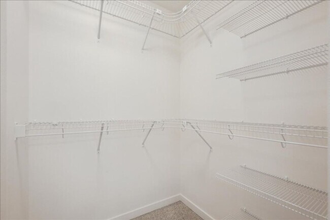 Building Photo - FINISHED BASEMENT!! 4 Bed, 3 Bath Townhome in Ankeny