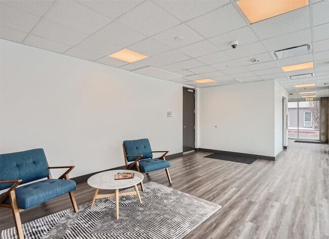 Building Photo - $0 DEPOSIT OPTION. ONE BED ONE BATH TOP FLOOR CONDO WITH MOUNTAIN VIEWS!!!