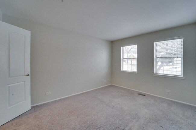 Building Photo - 160 Stirling Ln