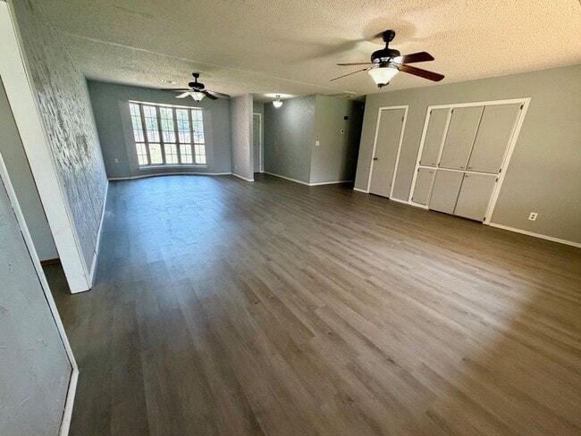 Building Photo - 15604 Gaddy Rd