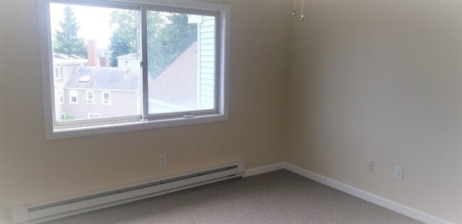 Building Photo - 75 Cabot St