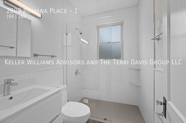 Building Photo - 2890 Romana Pl