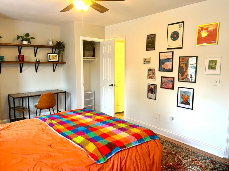 Bedroom 1.1 - 1330 Poplar Pointe SE