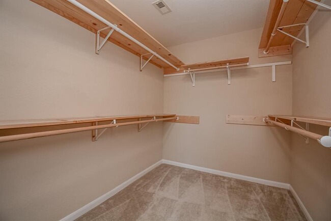 Building Photo - 13242 Skyview Landing Dr