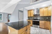 Building Photo - 15 Paradise St