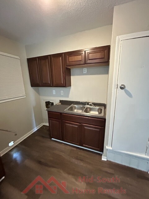 Building Photo - 815 Carol Ann Cove
