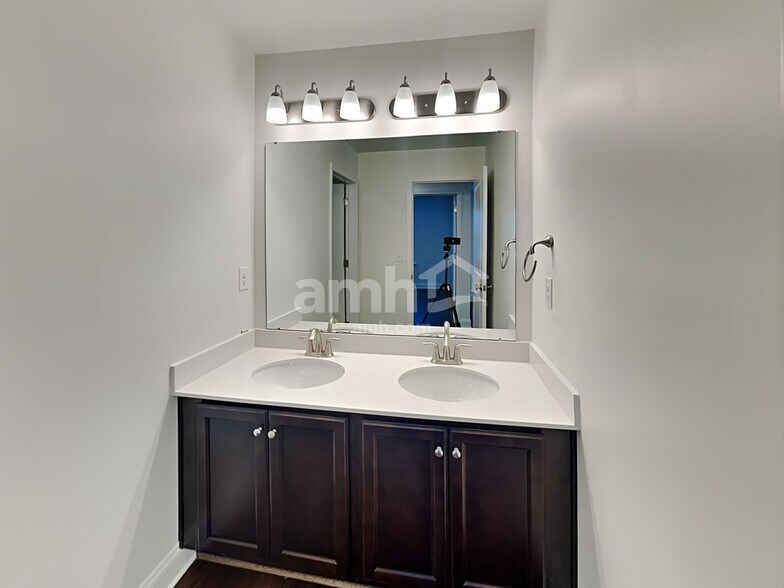 Building Photo - 7023 Garrett Ct