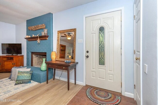 Building Photo - Downtown OS - Golf Cart District (Furnished!)