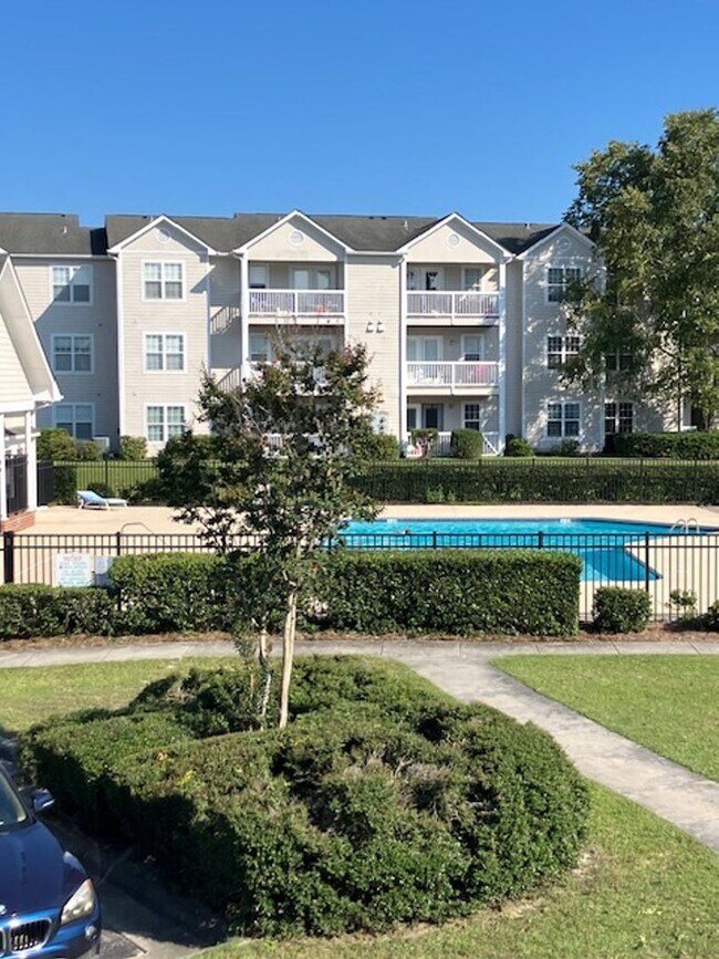 Building Photo - 904 Litchfield Way